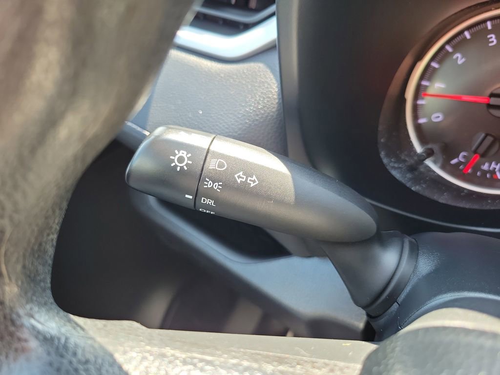 Used 2021 Toyota RAV4 LE image 16