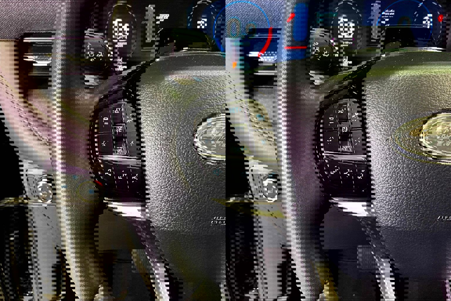 Used 2025 Ford Explorer Platinum w/ LUX Leather Package image 11