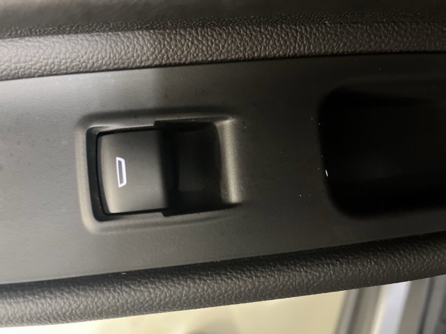 Used 2021 GMC Terrain SLE w/ Driver Convenience Package image 24