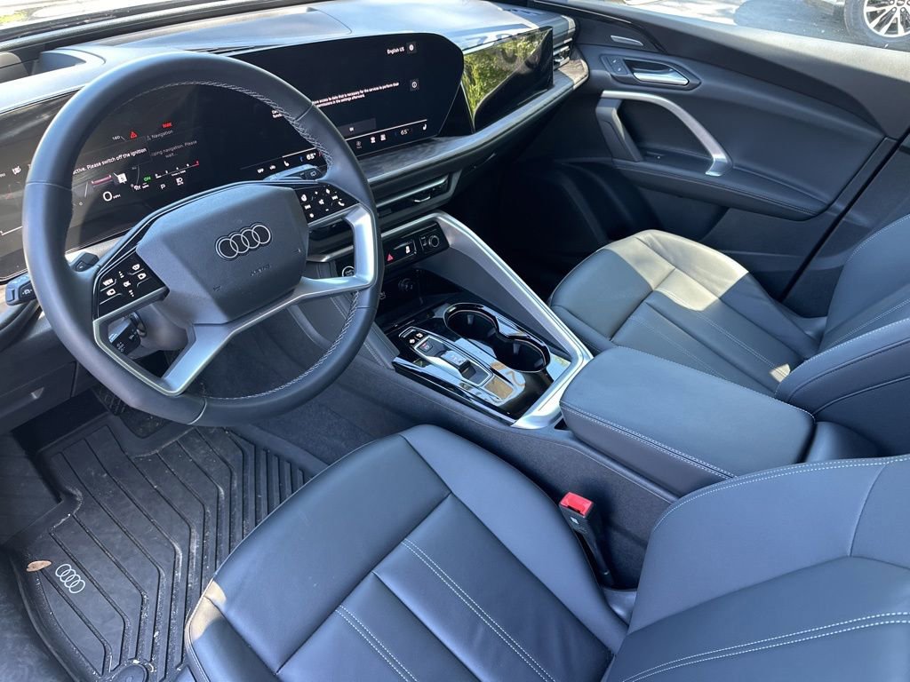 Used 2025 Audi Q5 Premium Plus w/ Premium Plus AWD/4WD image 14