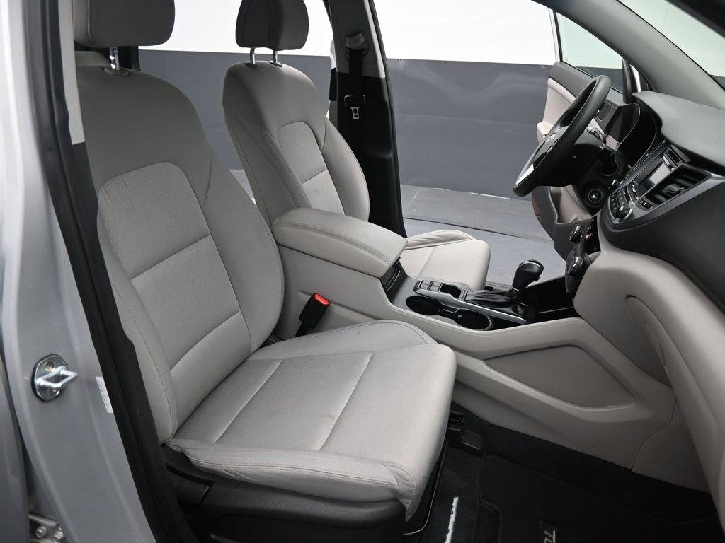 Used 2017 Hyundai Tucson SE image 2