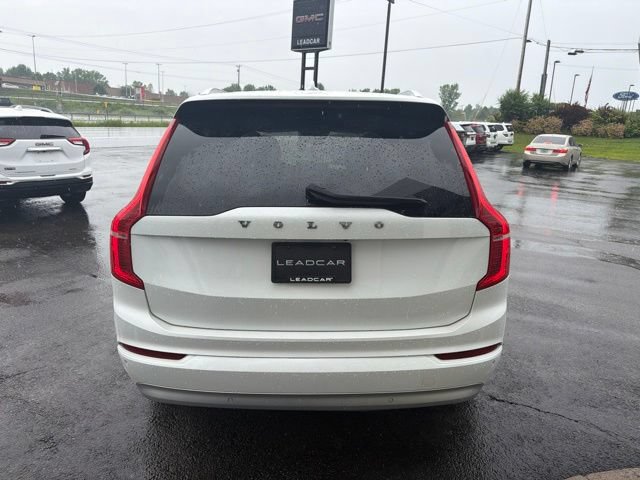 Used 2022 Volvo XC90 T5 Momentum w/ Climate Package AWD/4WD image 4