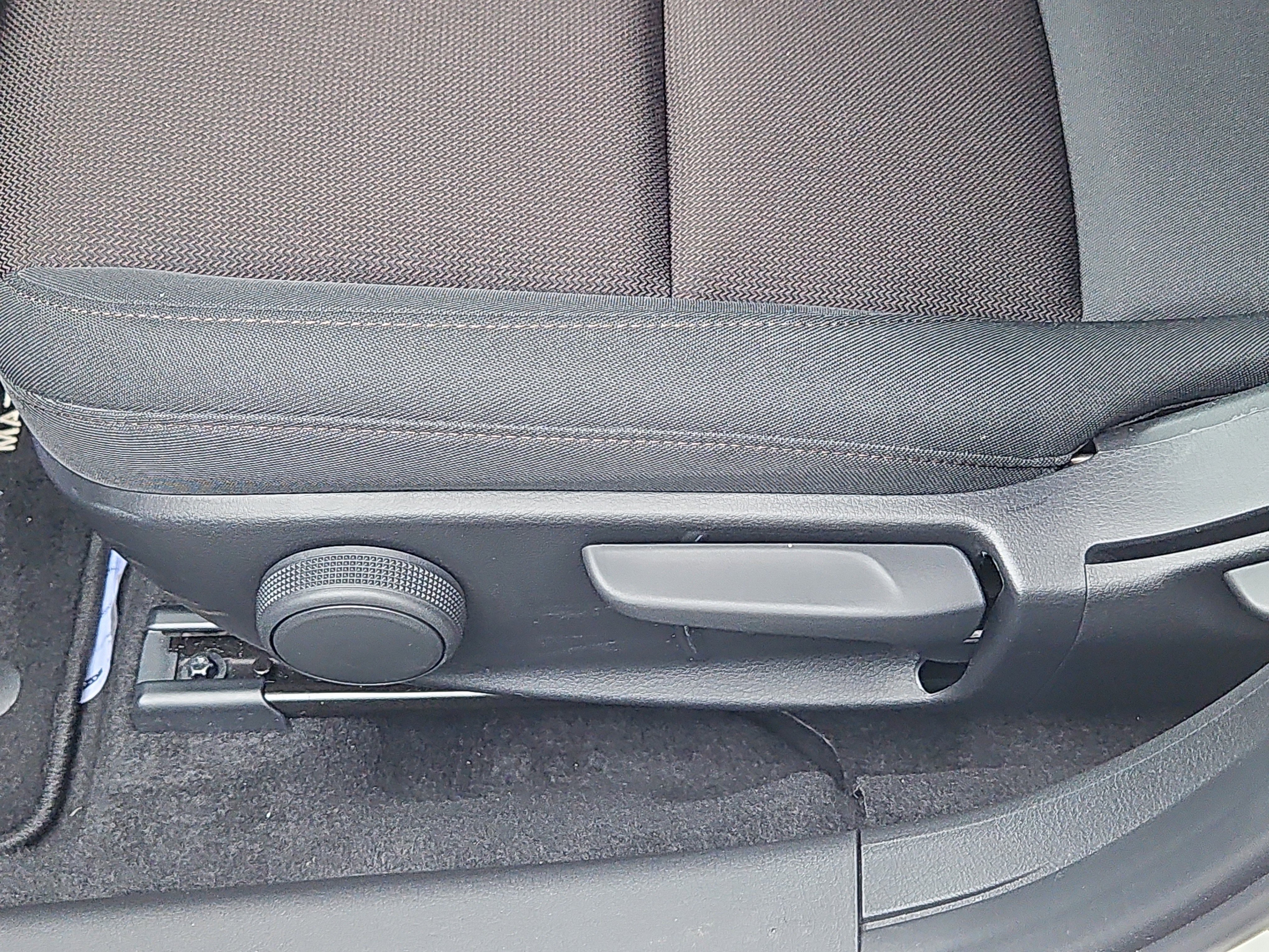 Certified 2025 MAZDA MAZDA3 s image 10