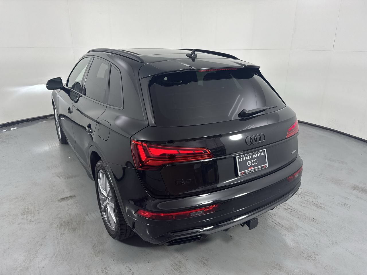 Used 2023 Audi Q5 e Premium Plus w/ Premium Plus Package AWD/4WD image 32