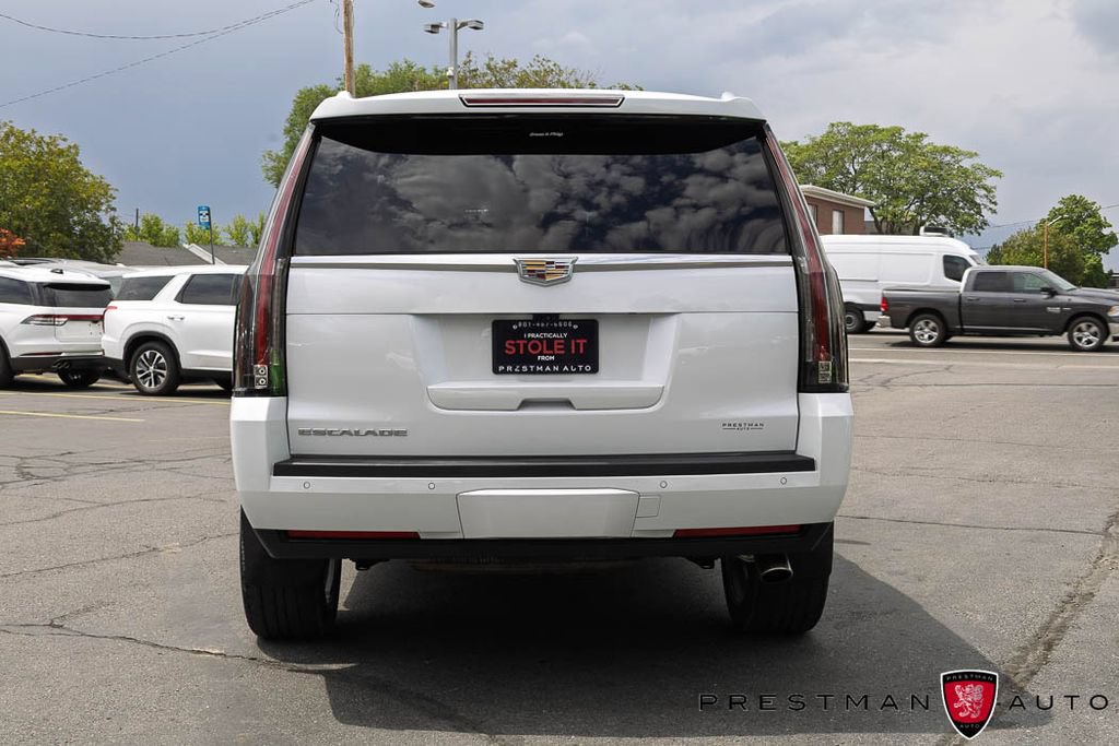 Used 2020 Cadillac Escalade Premium Luxury AWD/4WD image 22
