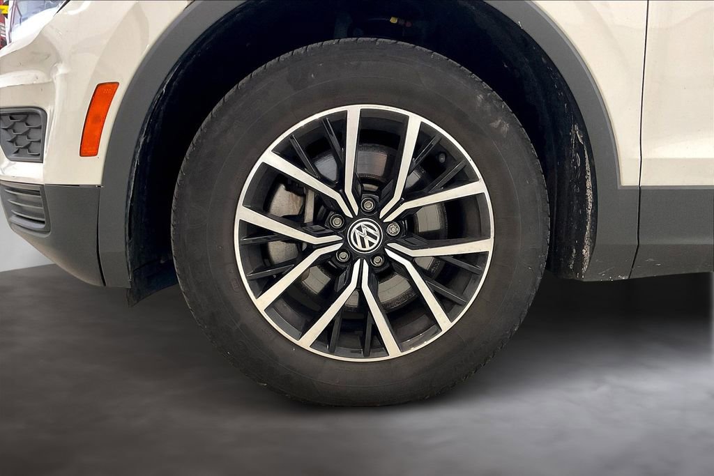 Used 2021 Volkswagen Tiguan SE image 9