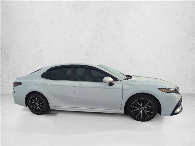 Used 2023 Toyota Camry SE FWD image 5
