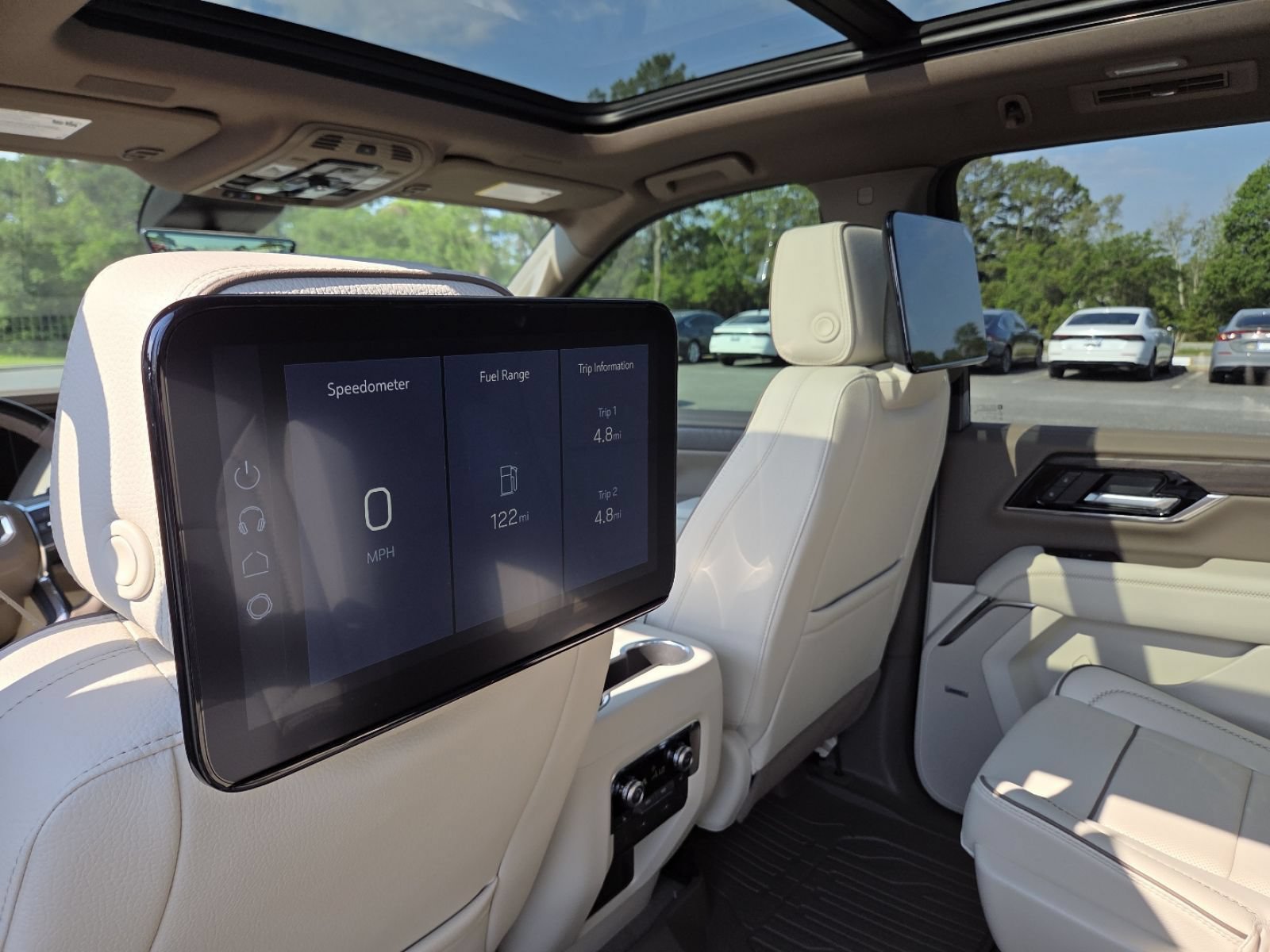 New 2026 GMC Yukon XL Denali w/ Denali Reserve Package AWD/4WD image 33
