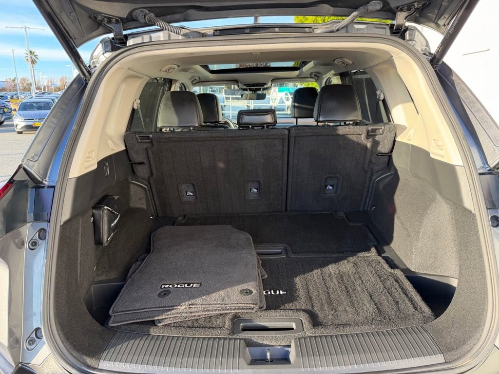 Used 2023 Nissan Rogue SL w/ SL Premium Package image 29