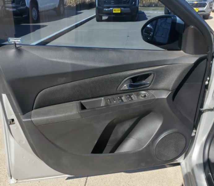 Used 2016 Chevrolet Cruze LT image 11