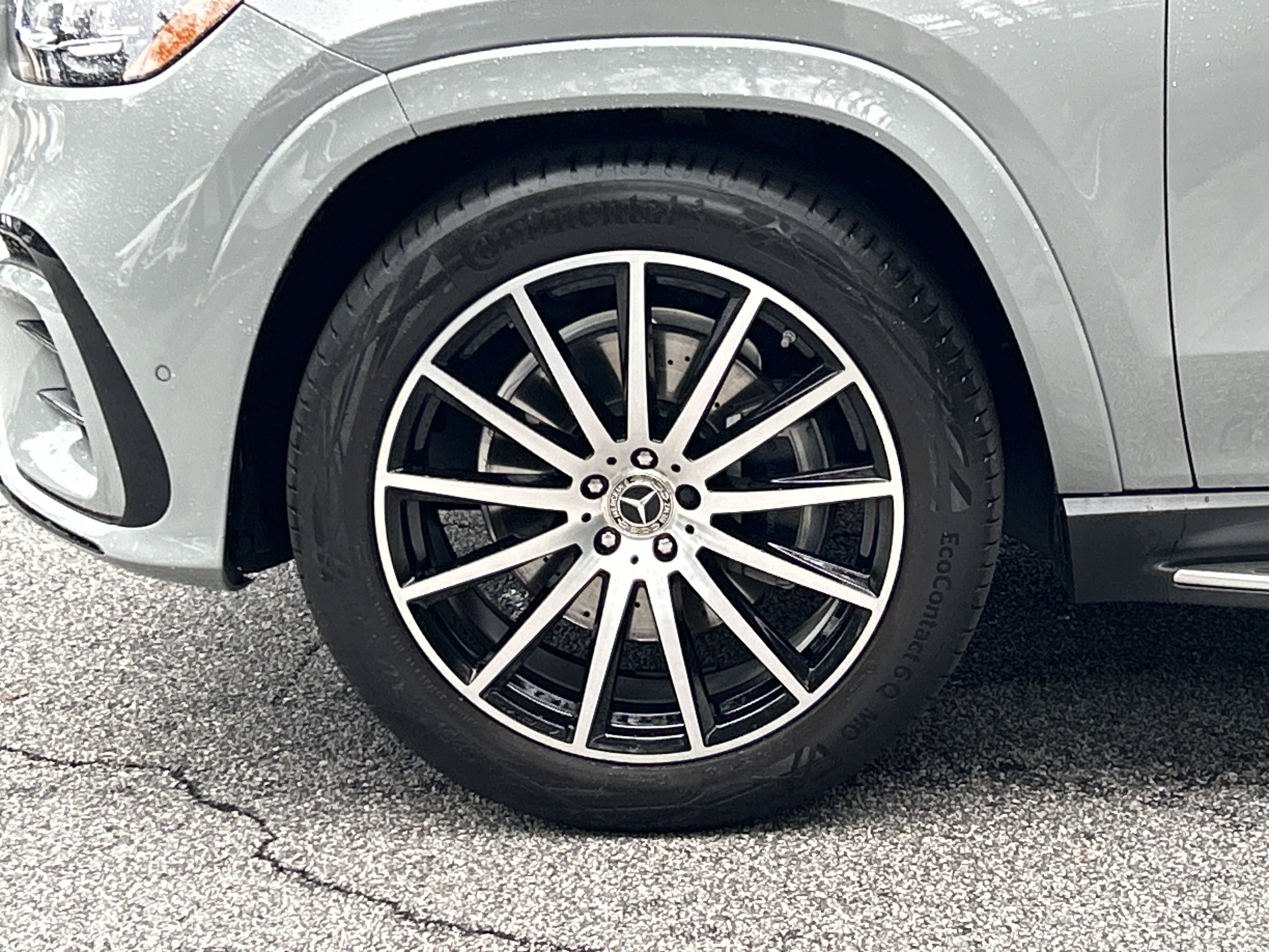 Certified 2025 Mercedes-Benz GLS 450 4MATIC image 17