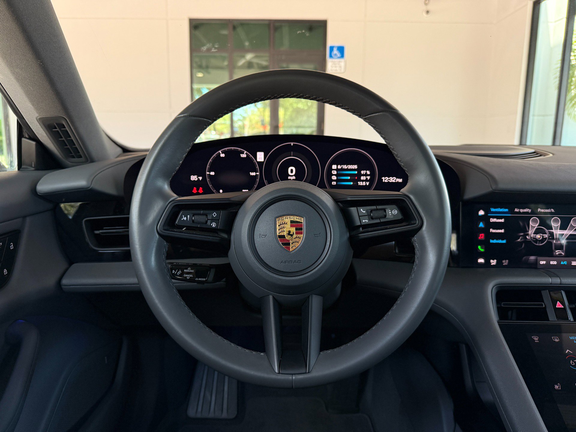 Used 2022 Porsche Taycan image 36
