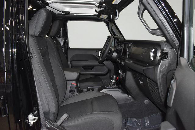 Used 2023 Jeep Wrangler Unlimited Sahara AWD/4WD image 11