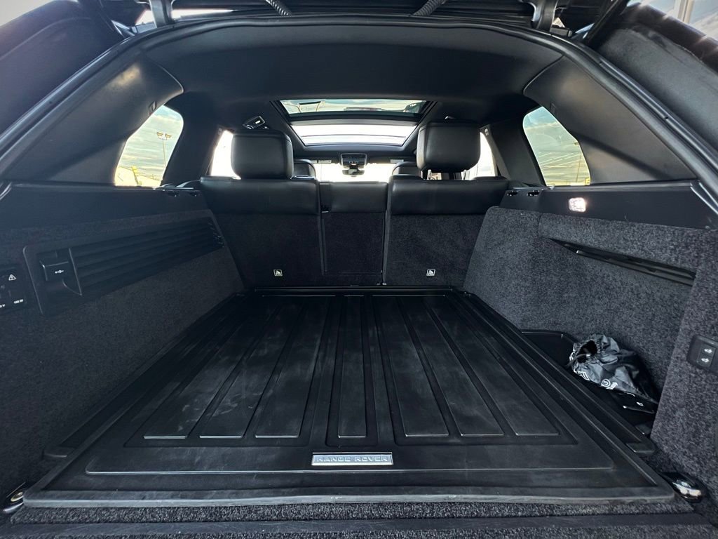 Used 2019 Land Rover Range Rover image 25