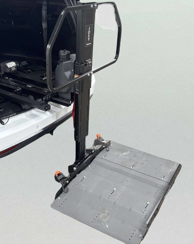 Used 2017 Chrysler Pacifica Limited image 28