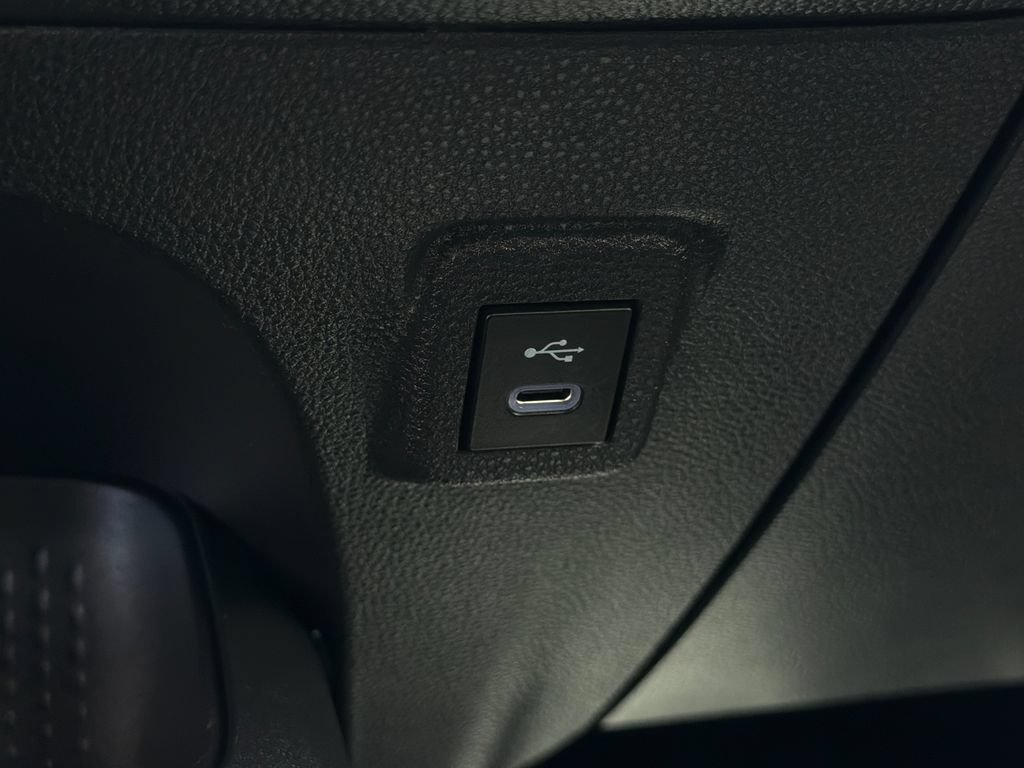 Used 2025 Toyota Corolla LE FWD image 28