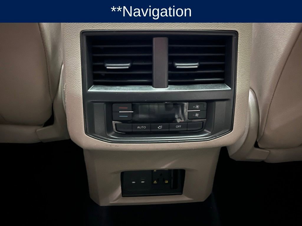 Used 2022 Volkswagen Atlas SEL R-Line AWD/4WD image 10