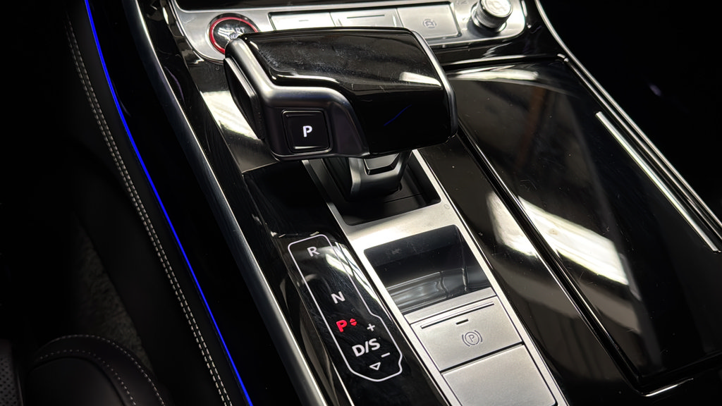 Used 2024 Audi S8 w/ S8 Comfort Plus Package AWD/4WD image 20