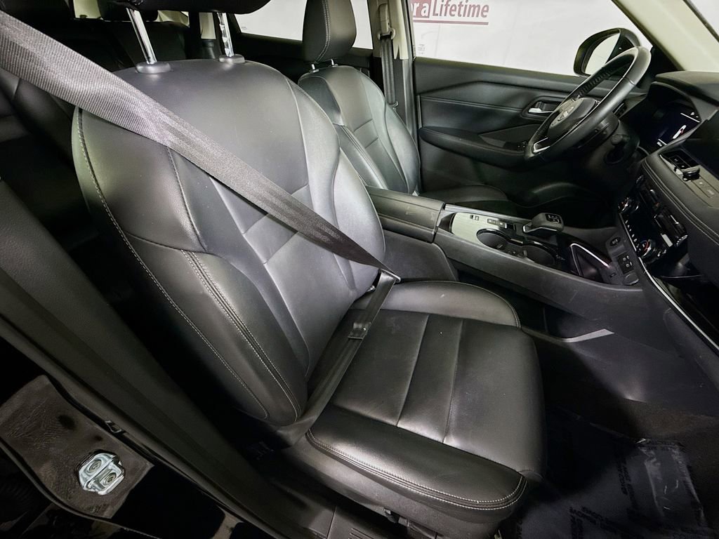 Certified 2024 Nissan Rogue SL image 32