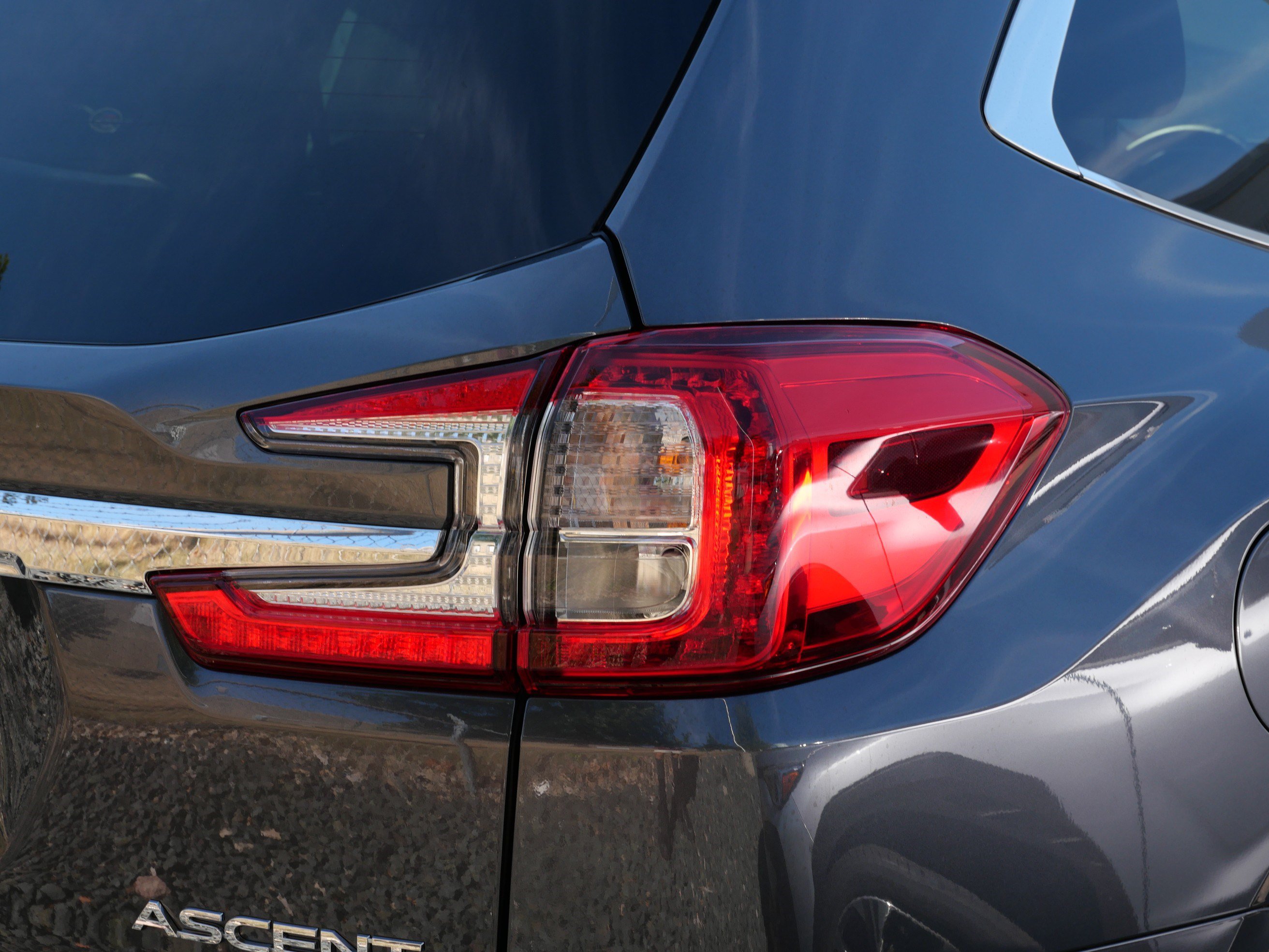 Used 2026 Subaru Ascent Limited AWD/4WD image 8