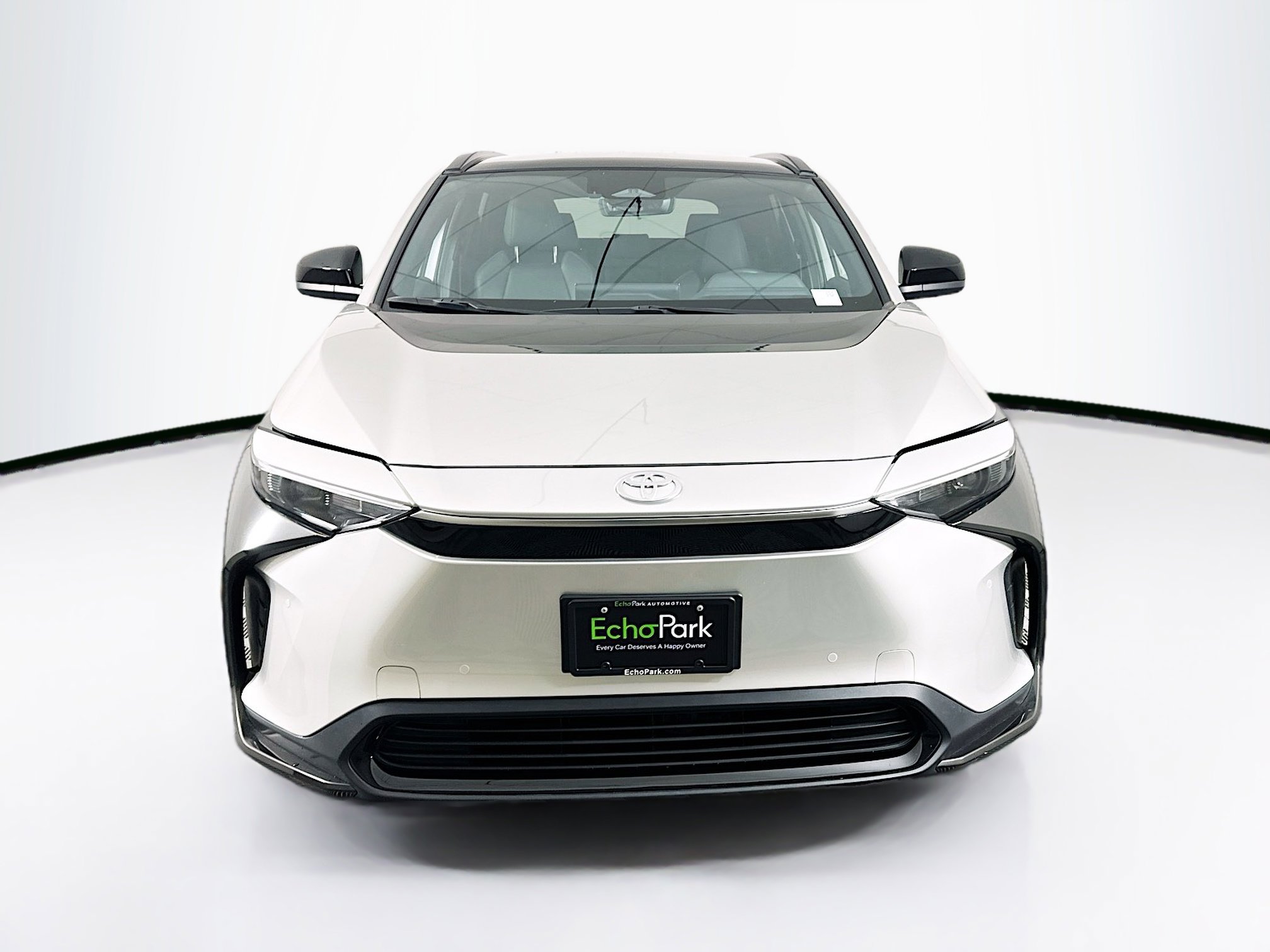 Used 2024 Toyota bZ4X XLE w/ Weather Package image 2