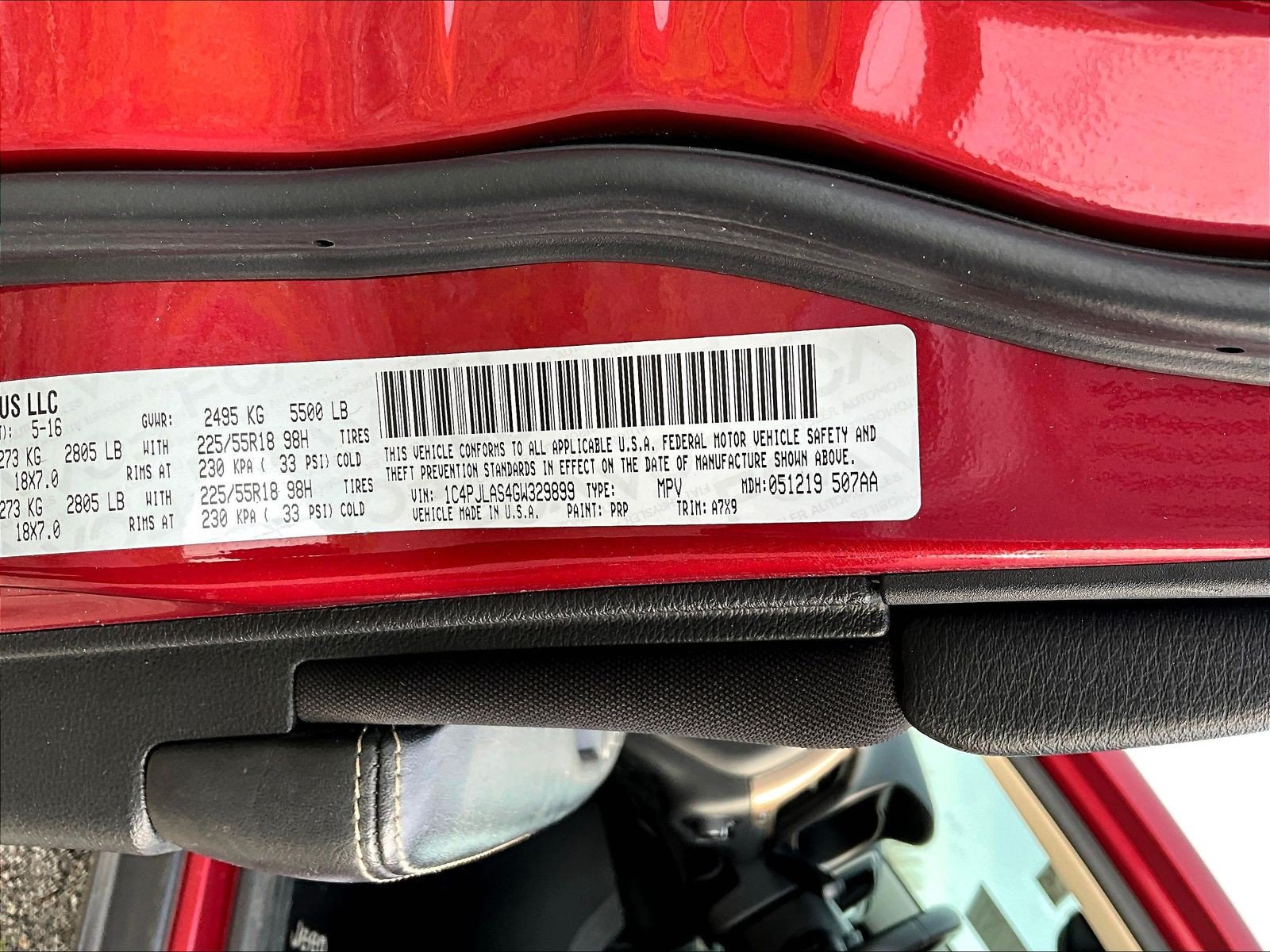 Used 2016 Jeep Cherokee Sport FWD image 18