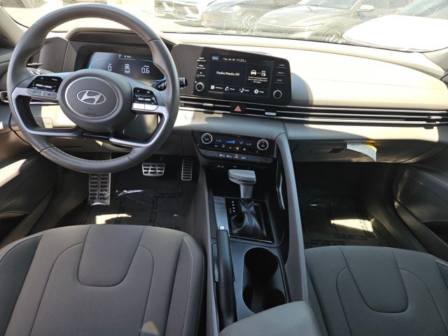 Used 2025 Hyundai Elantra Sport FWD image 18