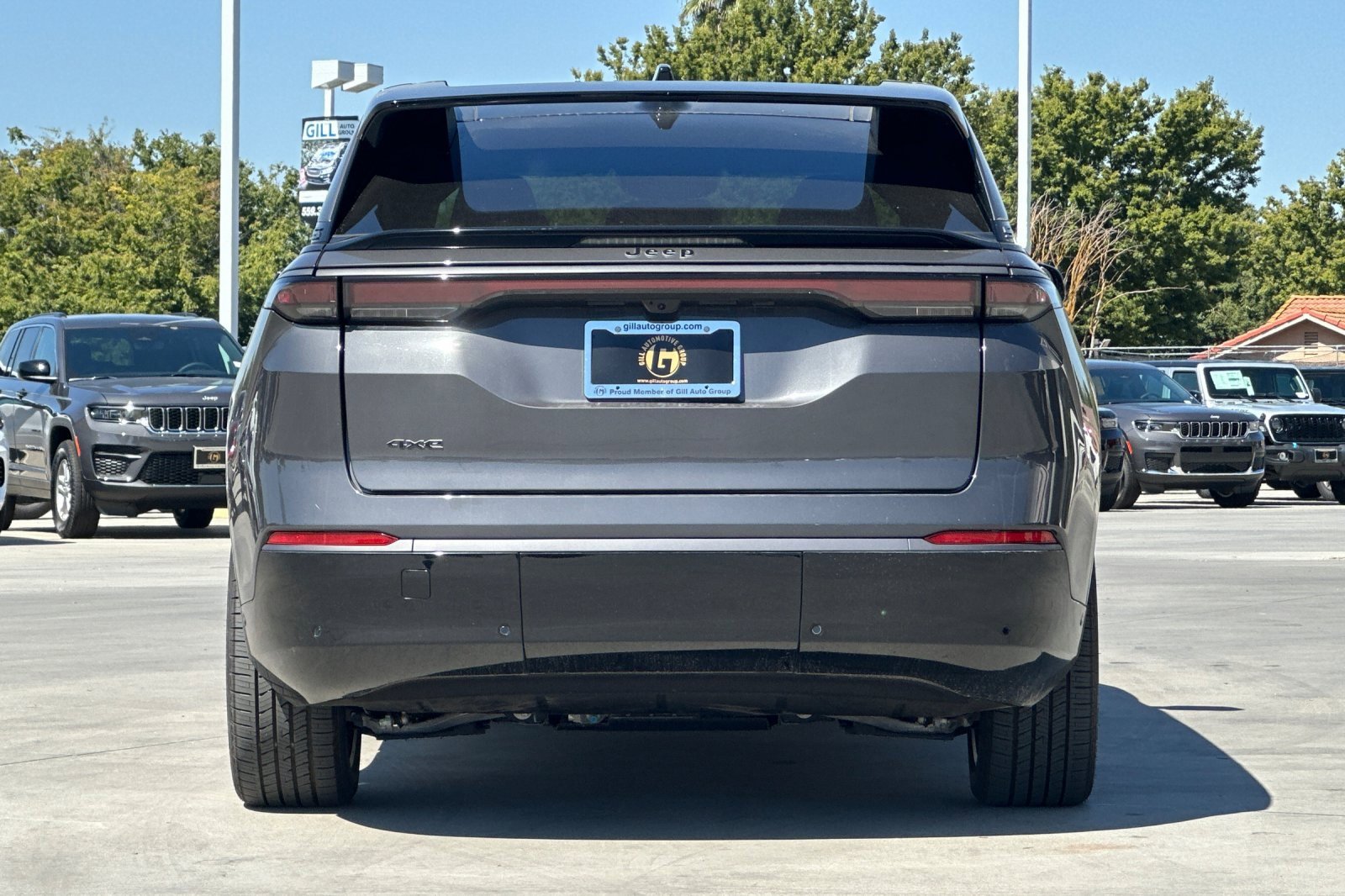 New 2025 Jeep Wagoneer Limited image 5