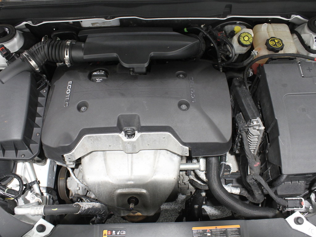 Used 2015 Chevrolet Malibu LT image 18