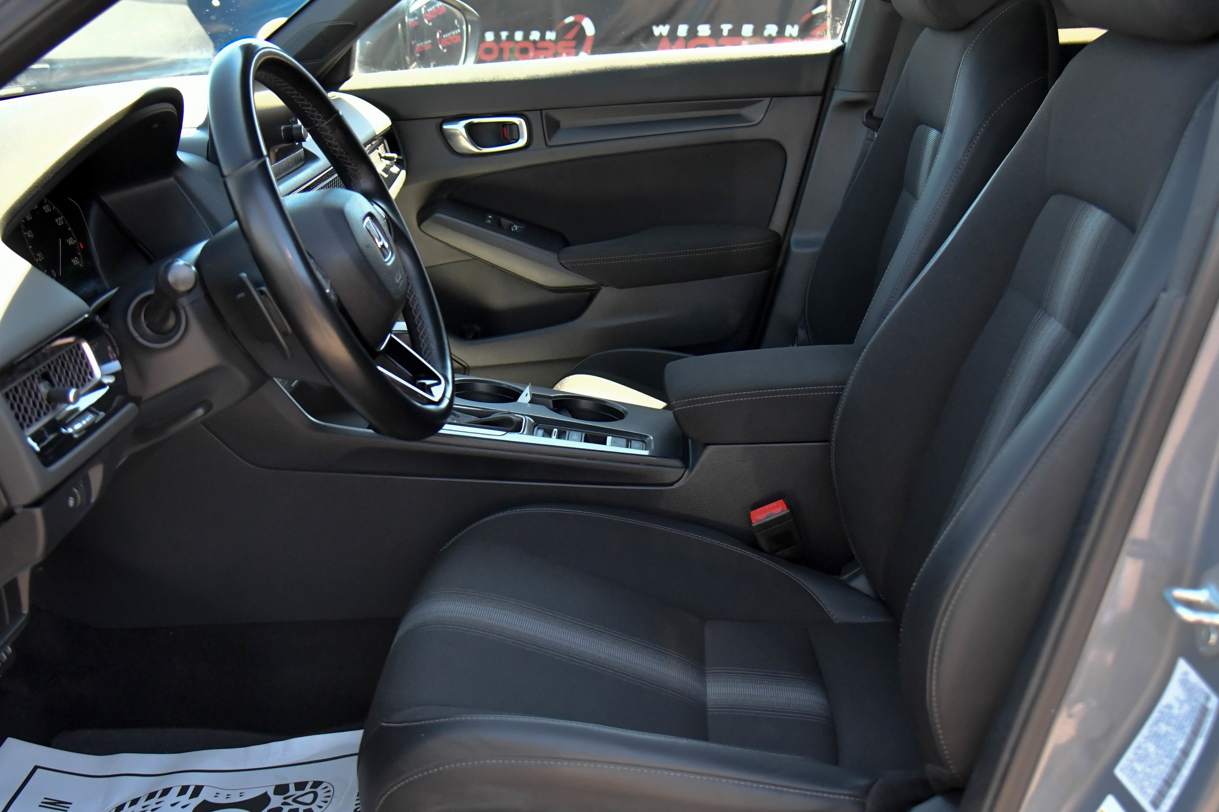 Used 2025 Honda Civic Sport image 16