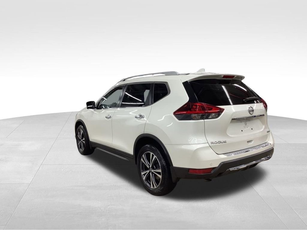 Used 2020 Nissan Rogue SV w/ Premium Package AWD/4WD image 3