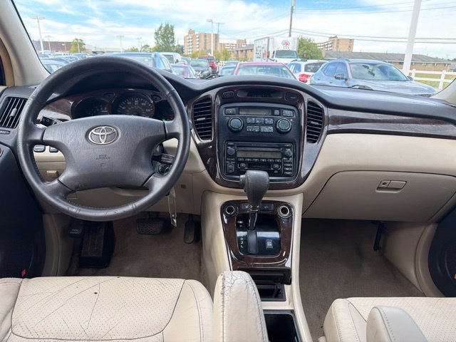 Used 2003 Toyota Highlander Limited w/ Leather Trim Pkg AWD/4WD image 19
