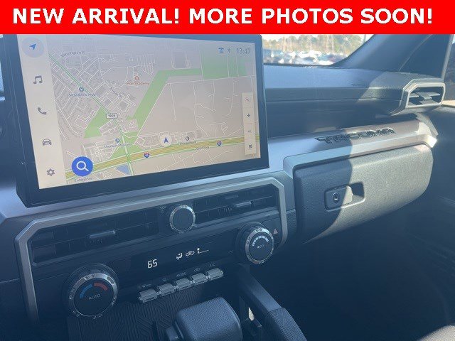 Used 2025 Toyota Tacoma TRD Sport image 8