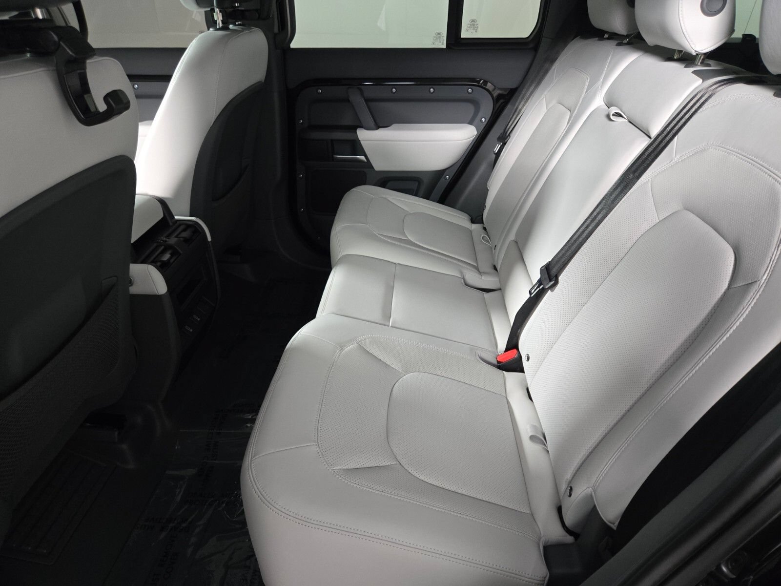 New 2026 Land Rover Defender 110 X-Dynamic SE AWD/4WD image 5