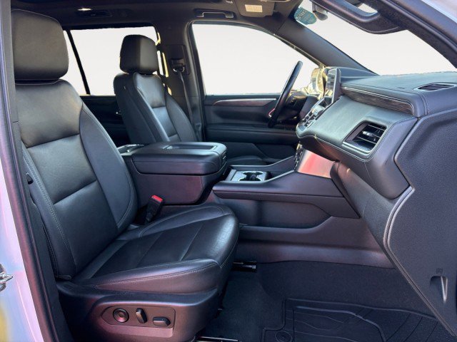Used 2022 Chevrolet Tahoe Z71 w/ Z71 Off-Road Package AWD/4WD image 7