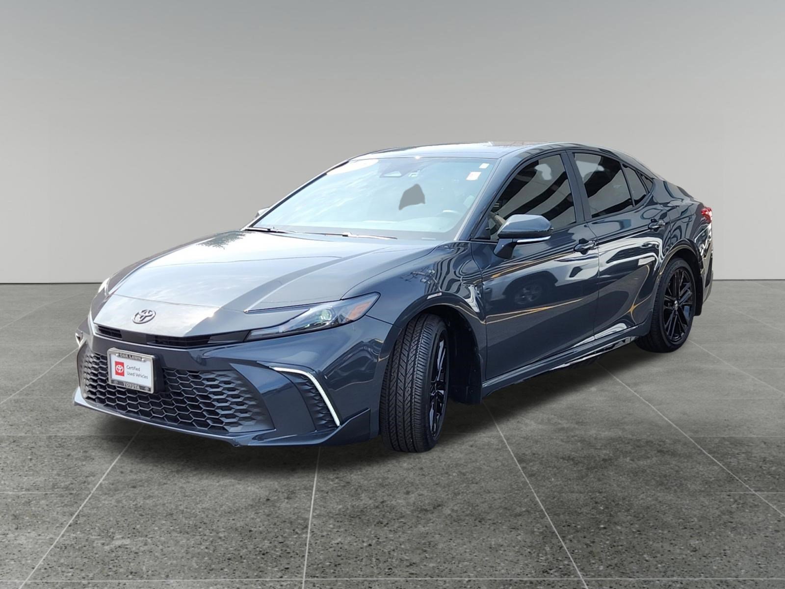 Certified 2025 Toyota Camry SE w/ Convenience Package image 3