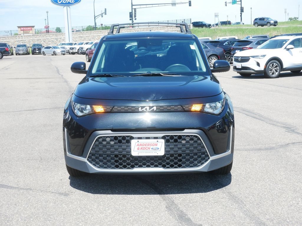 Used 2023 Kia Soul S FWD image 3