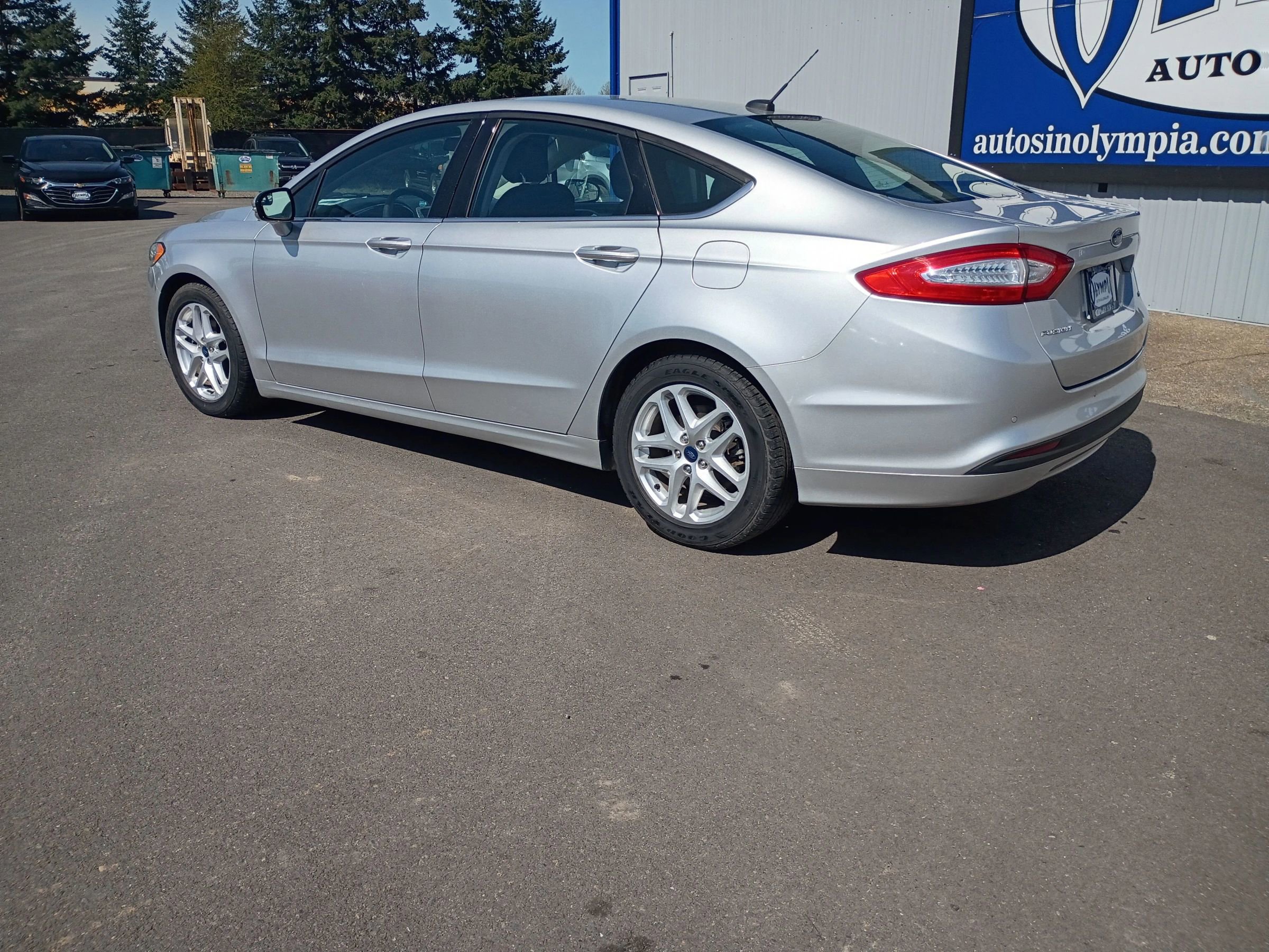 Used 2014 Ford Fusion SE image 3