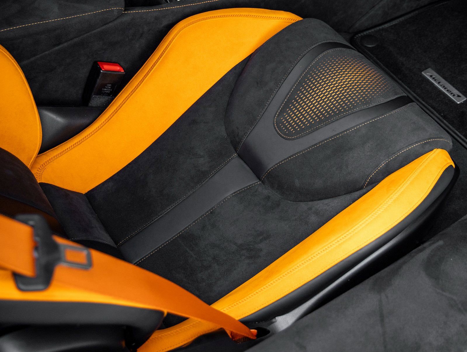 Used 2024 McLaren 750S Spider image 34