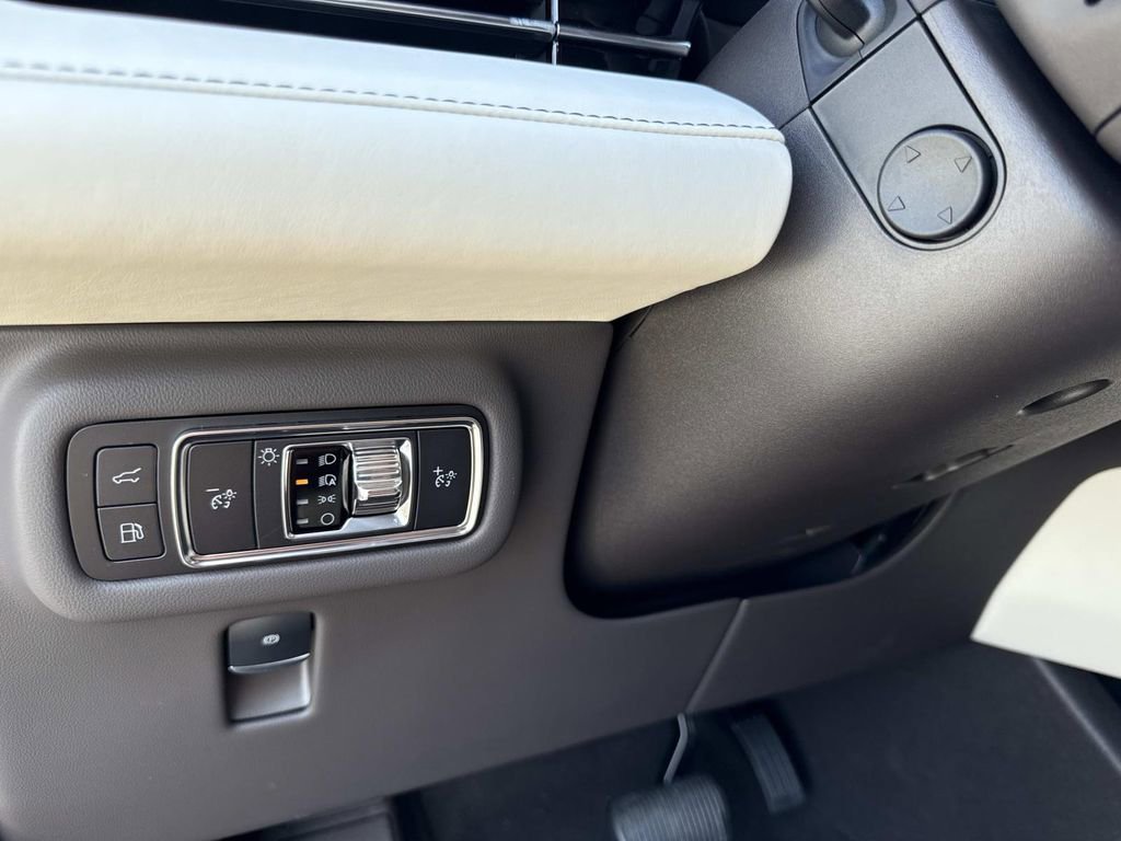 New 2025 Lincoln Nautilus Black Label w/ Jet Appearance Package image 32