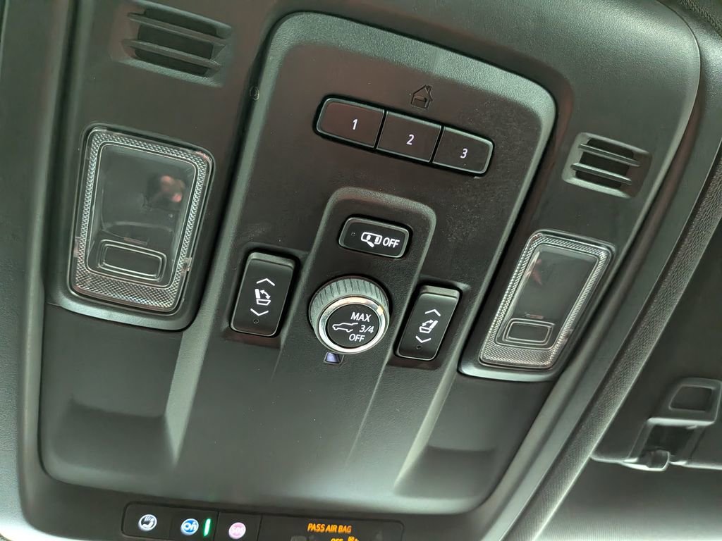 Certified 2024 Chevrolet Tahoe Z71 w/ Luxury Package image 31