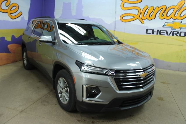 Used 2023 Chevrolet Traverse LT FWD image 2