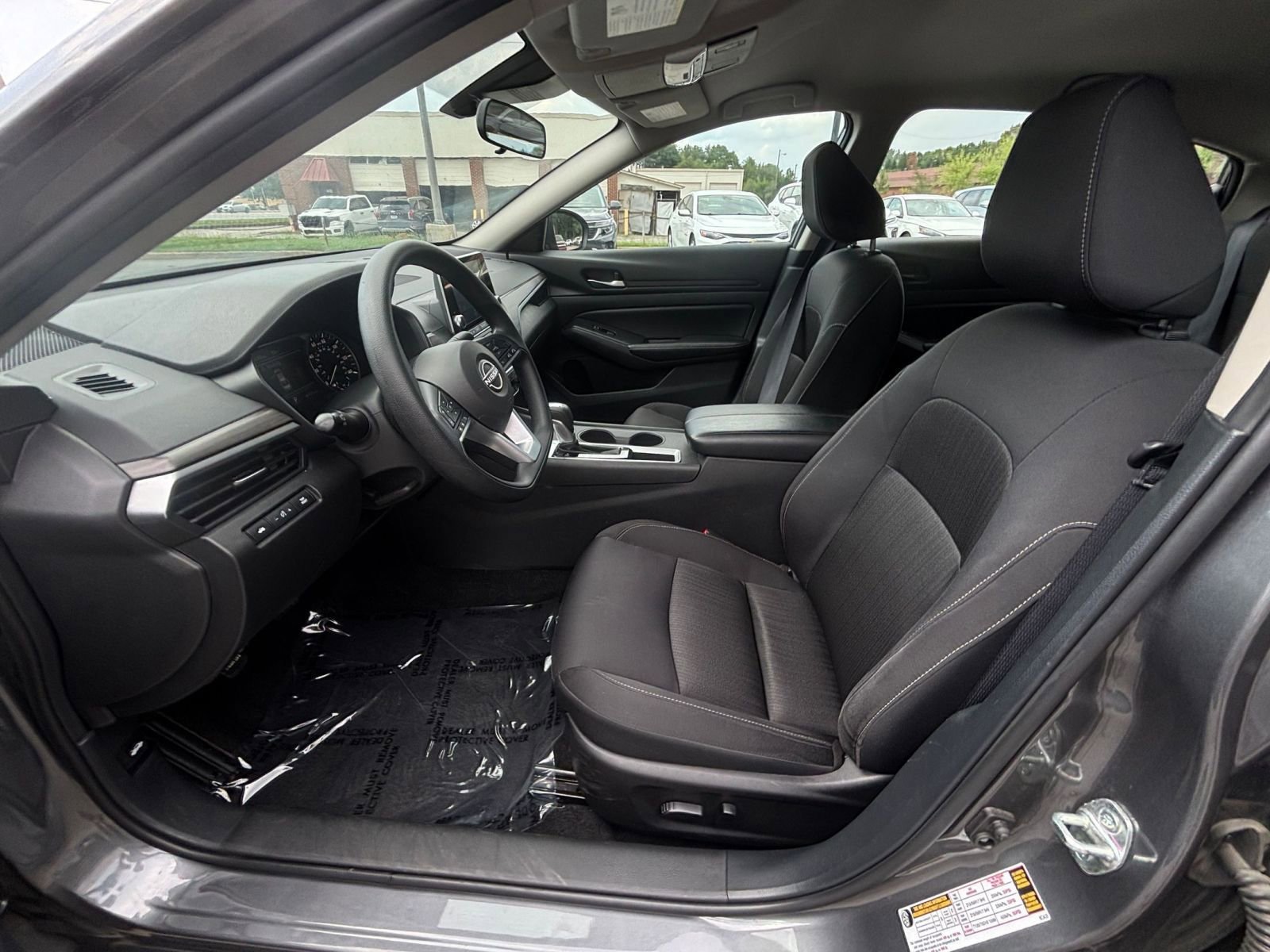 Used 2025 Nissan Altima 2.5 SV FWD image 27