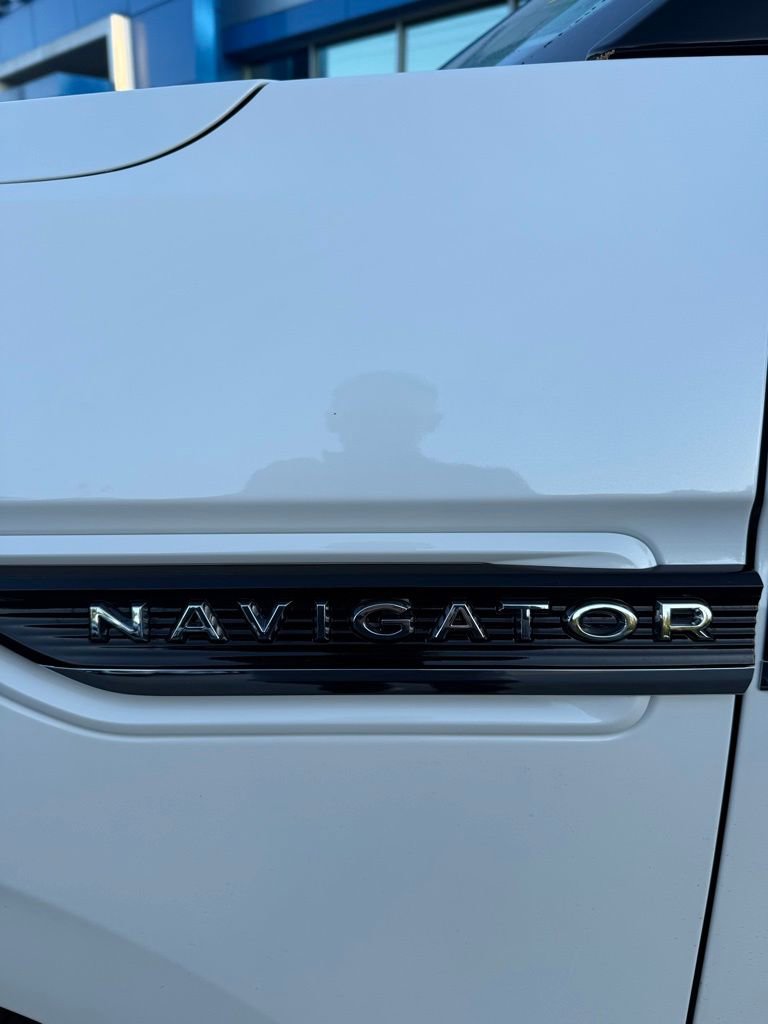 Used 2024 Lincoln Navigator Black Label AWD/4WD image 25