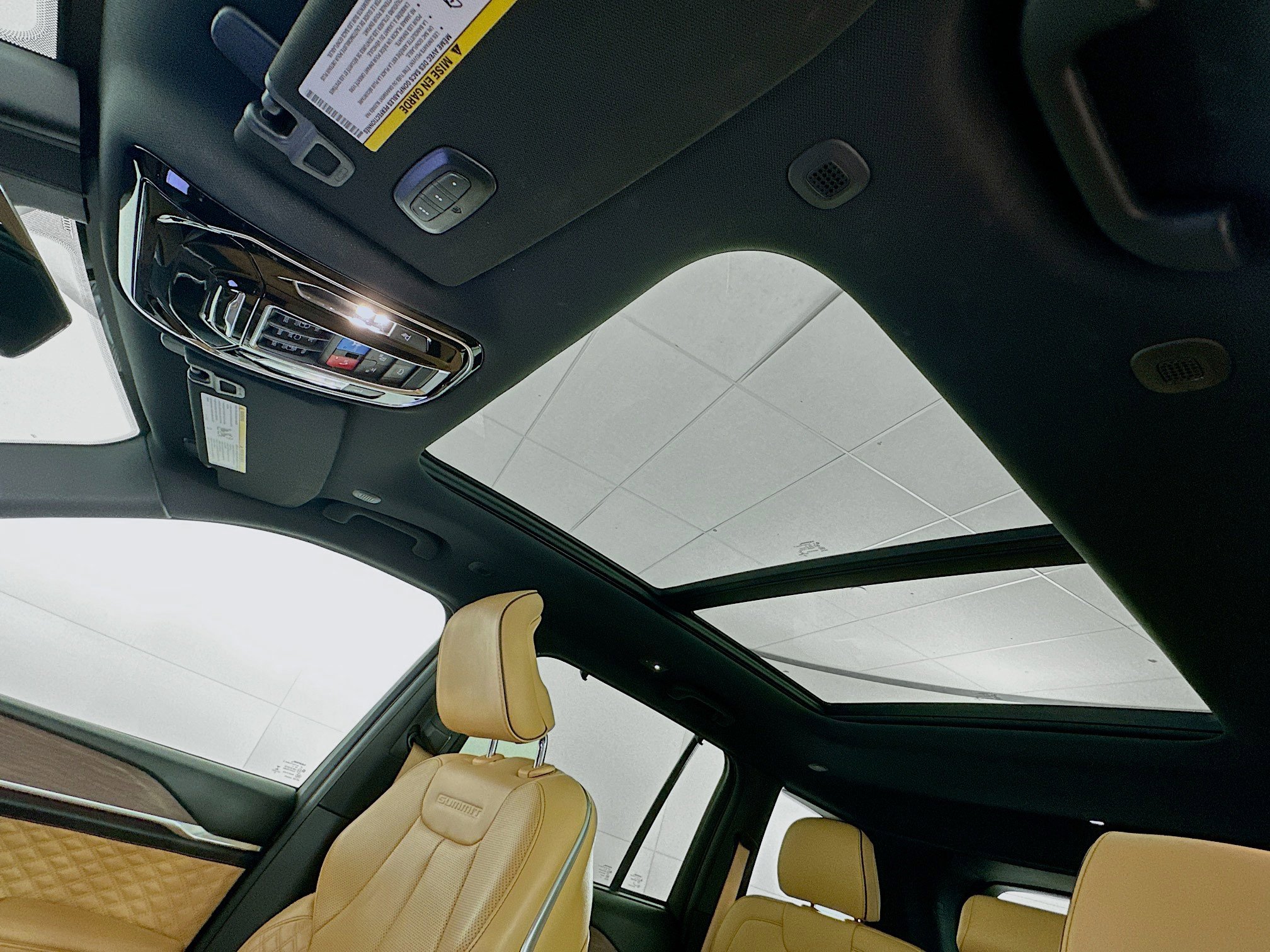 Used 2023 Jeep Grand Cherokee Summit w/ Advanced Protech Group IV image 26