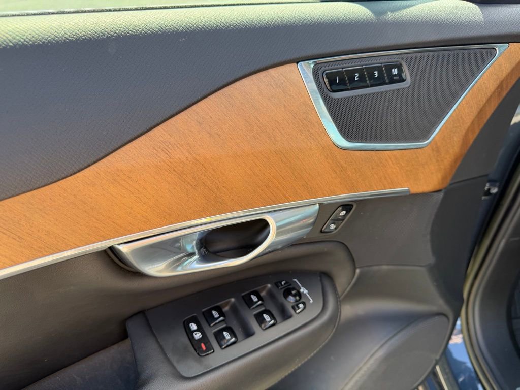 Used 2023 Volvo XC90 B6 Plus w/ Protection Package Premier image 14