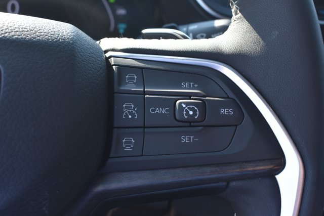 Used 2024 Jeep Grand Cherokee Limited 4xe AWD/4WD image 22
