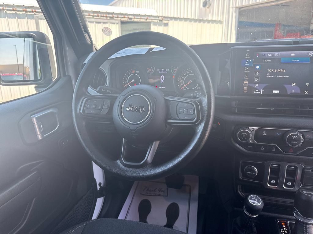 Used 2025 Jeep Wrangler Sport AWD/4WD image 23