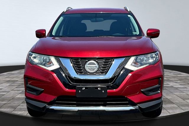 Used 2018 Nissan Rogue SV image 2