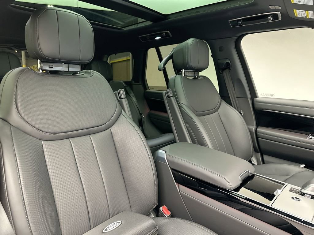 New 2025 Land Rover Range Rover SE image 5